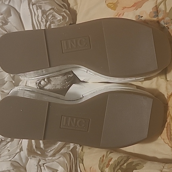 INC International Concepts White Patent Leath Wedge Sandals Minimalist New W.o.b - Picture 4 of 9